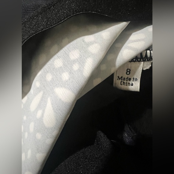 4/$15 Black and white Tankini Swim top Size 8 - Picture 4 of 4